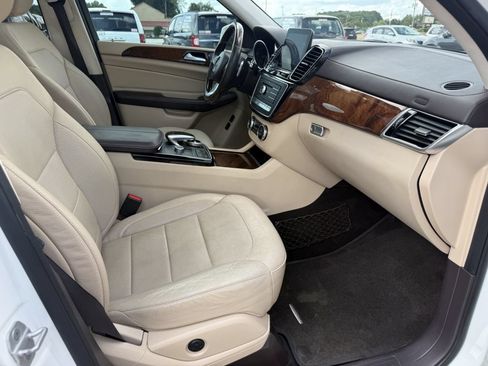 Used 2017 Mercedes-Benz GLS 450 4MATIC image 34