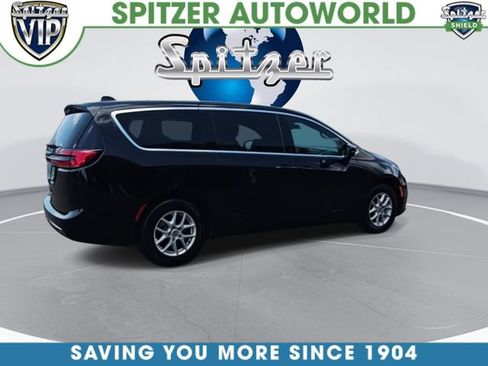 Used 2025 Chrysler Pacifica Select FWD image 8