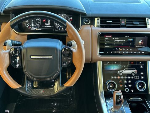 Used 2022 Land Rover Range Rover Sport SVR image 17