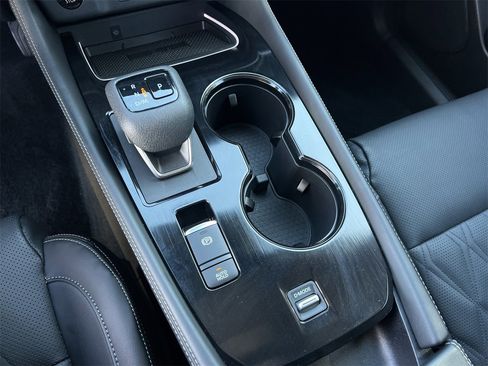 Certified 2025 Nissan Rogue Platinum w/ Tech Package image 17