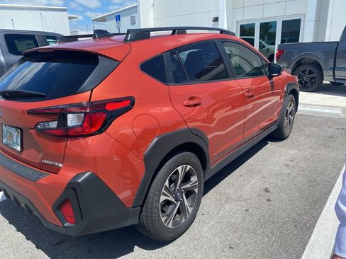 Used 2024 Subaru Crosstrek 2.0i Premium image 4