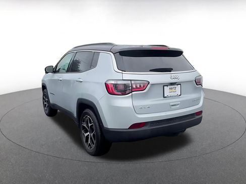 Used 2025 Jeep Compass Limited image 11