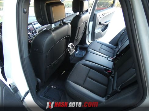 Used 2024 Porsche Macan AWD/4WD image 41