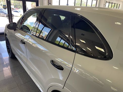 Used 2025 Porsche Cayenne GTS AWD/4WD image 14