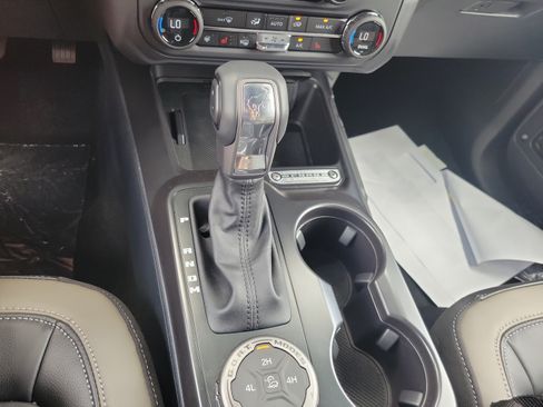 New 2026 Ford Bronco Outer Banks AWD/4WD image 28