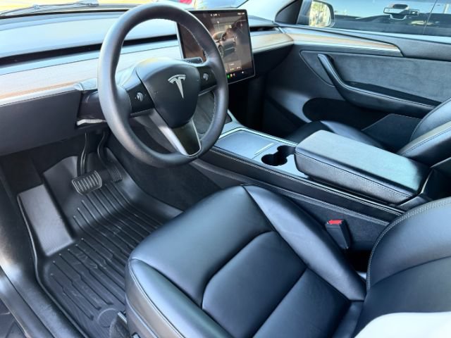 Used 2024 Tesla Model Y Long Range RWD image 12