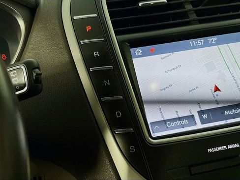 Used 2020 Lincoln Nautilus Reserve w/ Equipment Group 201A image 17