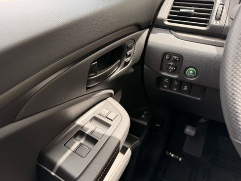 Certified 2025 Honda Passport TrailSport image 21