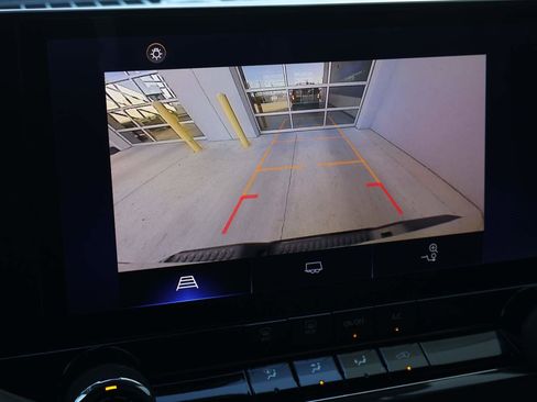 Used 2023 Chevrolet Colorado Trail Boss image 17