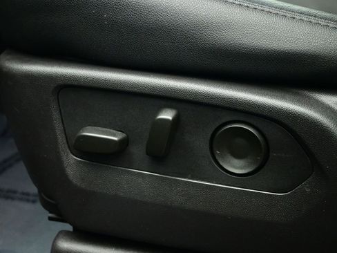 Used 2024 Chevrolet Silverado 2500 ZR2 w/ Technology Package image 49