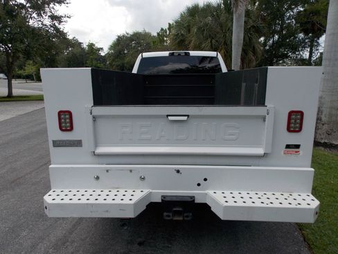 Used 2022 RAM 2500 Tradesman w/ Chrome Appearance Group AWD/4WD image 14