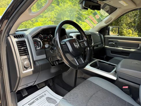 Used 2020 RAM 1500 Classic SLT w/ Luxury Group AWD/4WD image 17