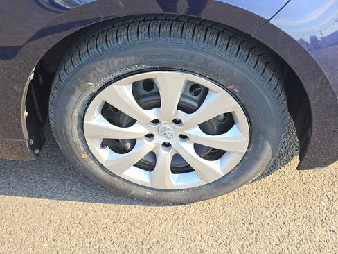 Used 2024 Toyota Corolla LE FWD image 11