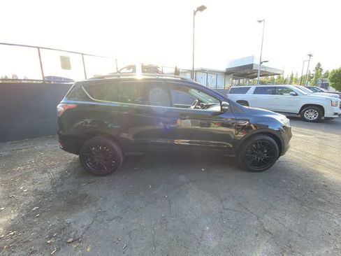 Used 2017 Ford Escape Titanium w/ Equipment Group 301A AWD/4WD image 7