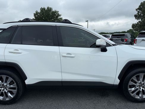 Used 2019 Toyota RAV4 XLE Premium FWD image 45