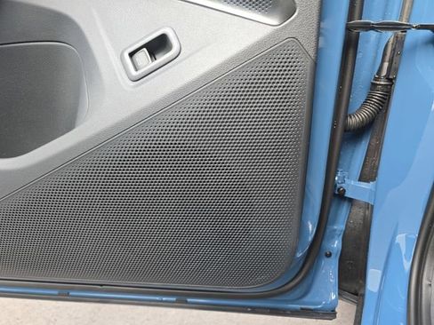 New 2026 Volkswagen Tiguan SE image 12