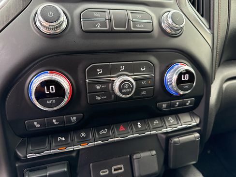 Certified 2021 GMC Sierra 1500 AT4 w/ AT4 Premium Package AWD/4WD image 19