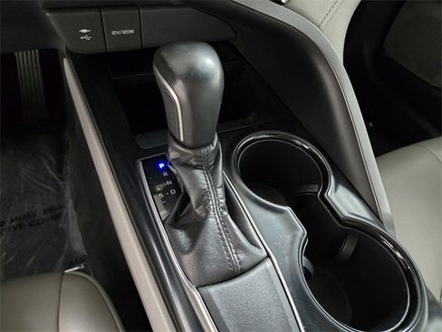 Used 2018 Toyota Camry SE image 36