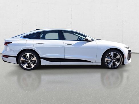 New 2025 Audi A6 e-tron Premium image 4