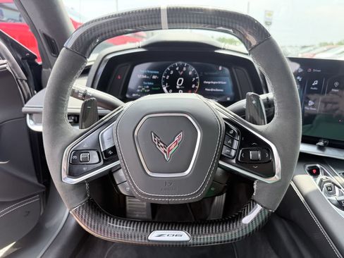 Used 2024 Chevrolet Corvette Z06 RWD image 10