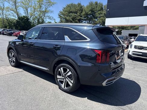 Used 2023 Kia Sorento EX AWD/4WD image 3