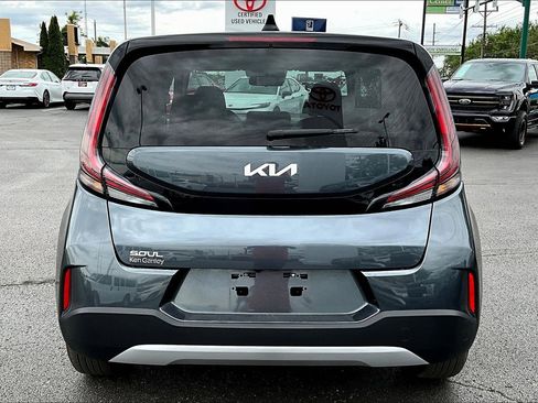 Used 2025 Kia Soul LX FWD image 5
