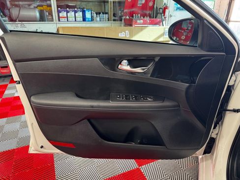 Used 2023 Kia Forte GT-Line w/ GT-Line Technology Package image 13