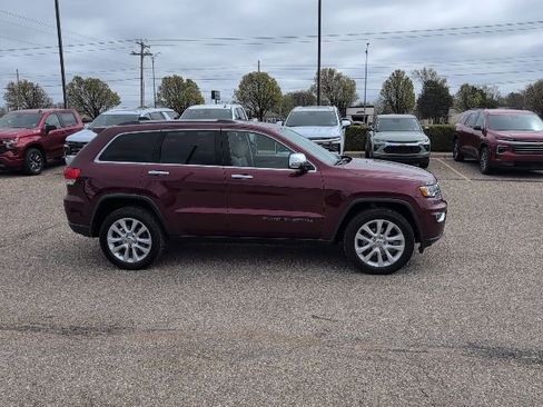 Used 2017 Jeep Grand Cherokee Limited image 16
