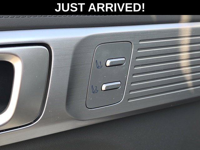 Used 2025 Hyundai Santa Fe Calligraphy FWD image 16