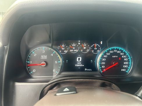 Used 2017 Chevrolet Suburban LT AWD/4WD image 23