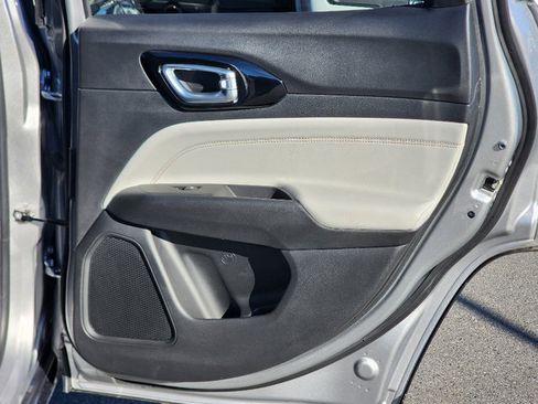 Certified 2022 Jeep Compass Limited image 28