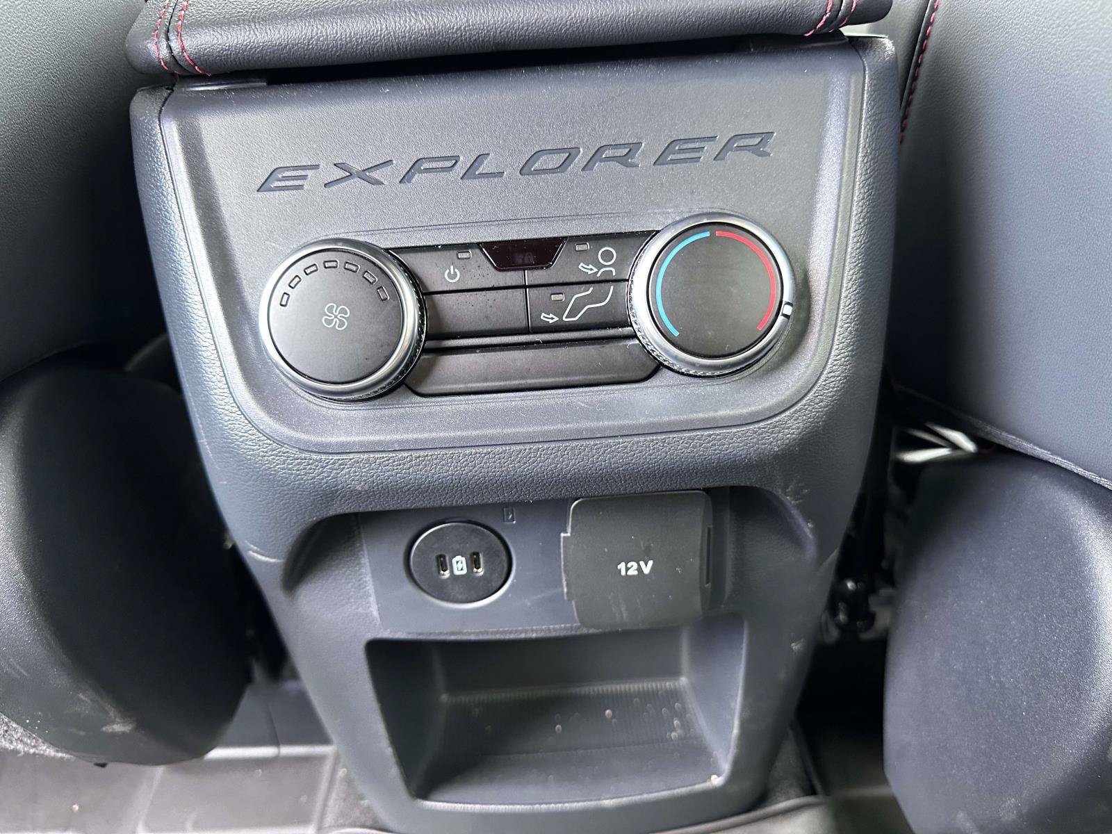 Used 2026 Ford Explorer ST-Line w/ ST-Line Street Pack AWD/4WD image 16