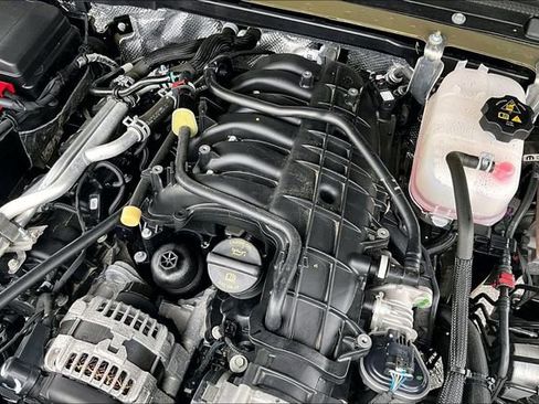 Used 2025 Jeep Gladiator Rubicon AWD/4WD image 31
