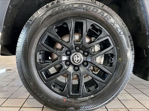 Used 2026 Toyota Tundra Limited AWD/4WD image 30