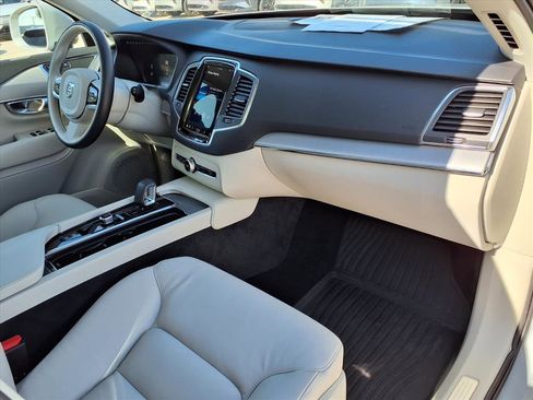 Used 2024 Volvo XC90 B5 Core w/ Protection Package Premier image 10