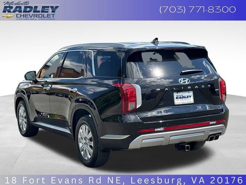 Used 2023 Hyundai Palisade SEL w/ Cargo Package AWD/4WD image 3