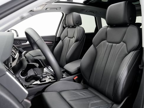 Certified 2025 Audi Q5 2.0T Premium Plus w/ Premium Plus Package image 5