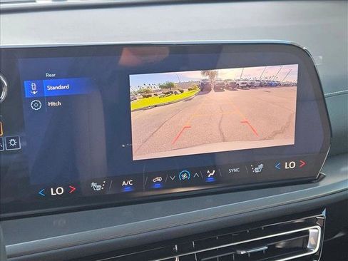 New 2026 Chevrolet Traverse LT image 13