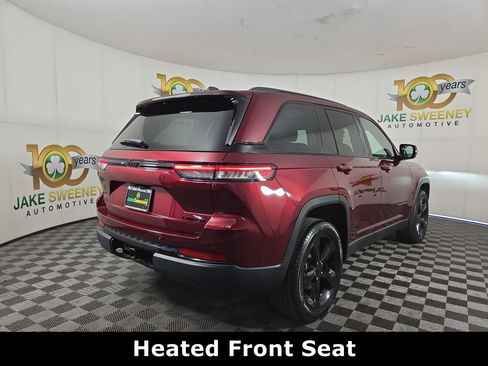 Certified 2024 Jeep Grand Cherokee Limited w/ Black Appearance Package AWD/4WD image 10