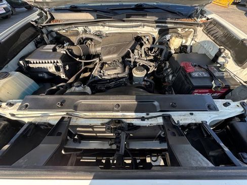 Certified 2018 Toyota Tacoma SR5 image 33