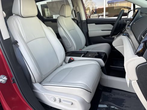 New 2026 Honda Odyssey Touring image 17