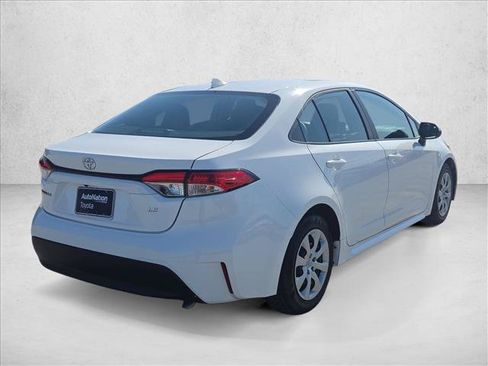 Used 2024 Toyota Corolla LE FWD image 5