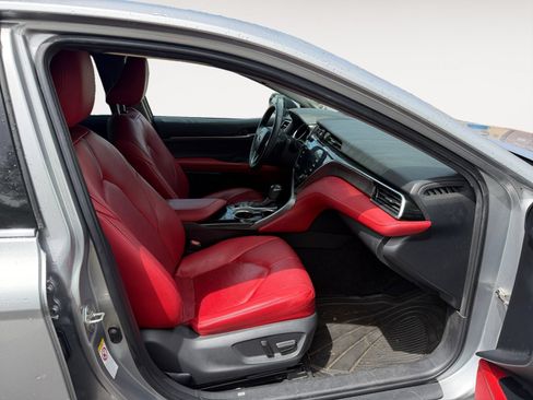 Used 2018 Toyota Camry XSE FWD image 15