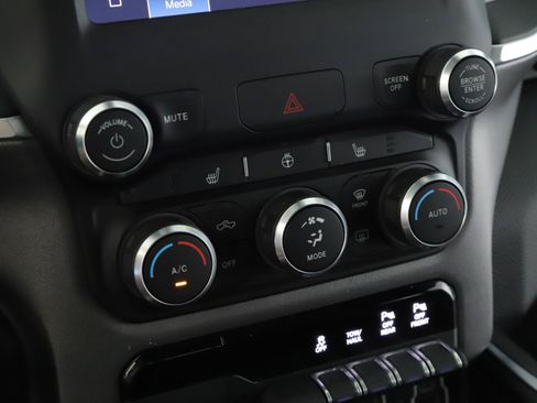 Used 2022 RAM 1500 Big Horn AWD/4WD image 14