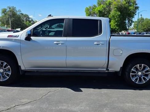 Used 2022 Chevrolet Silverado 1500 LT AWD/4WD image 4