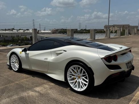 Used 2021 Ferrari F8 Tributo RWD image 7