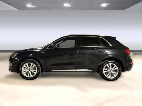 Used 2023 Audi Q3 2.0T Premium Plus image 2