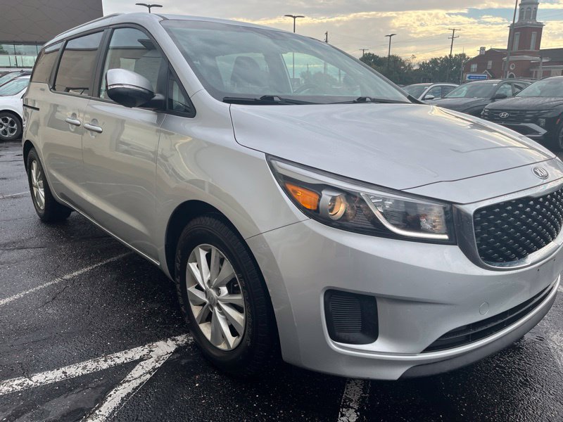 Used 2016 Kia Sedona LX w/ LX Convenience Package FWD image 3