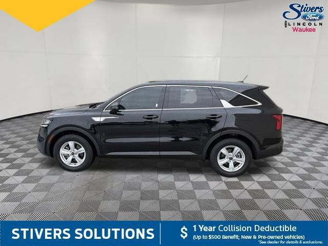 Used 2023 Kia Sorento LX FWD image 11