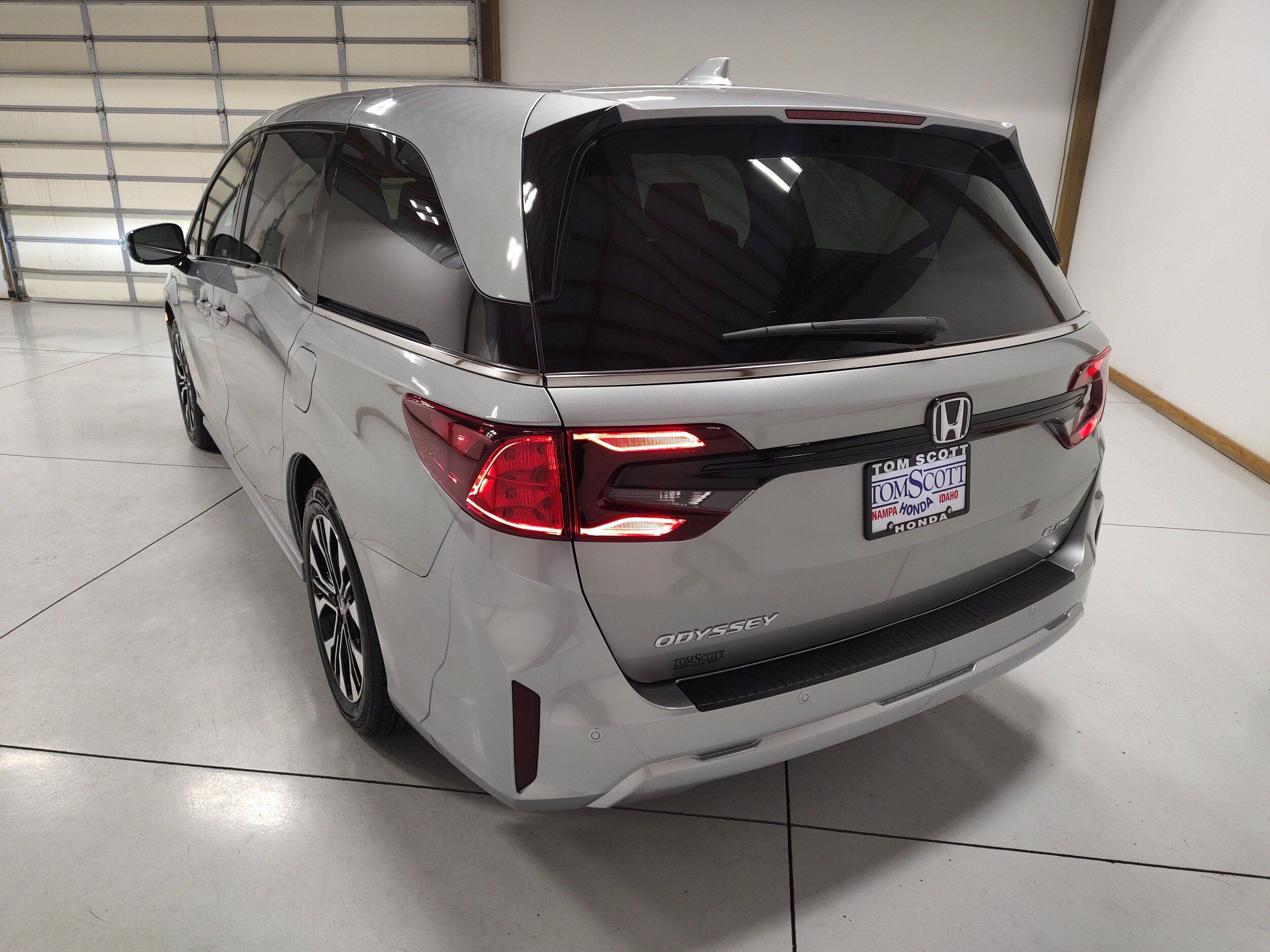 New 2027 Honda Odyssey Elite image 13